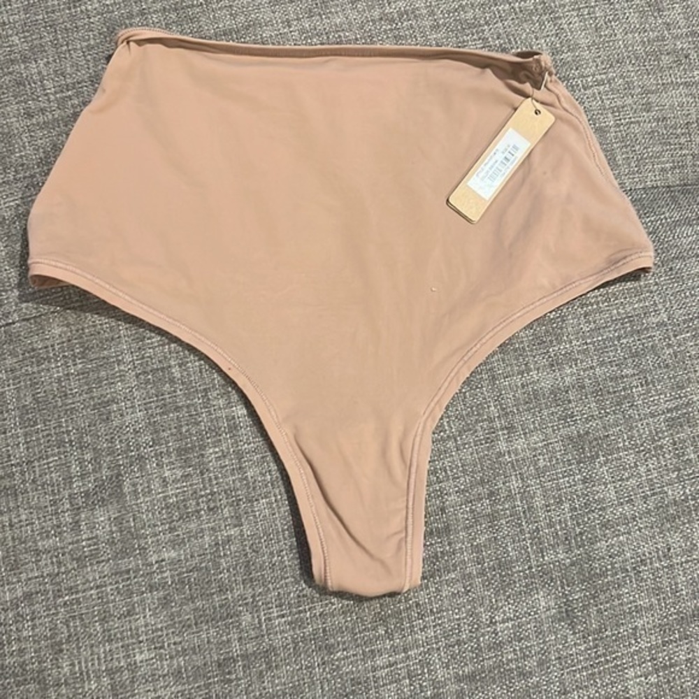 Skims Fits Everybody High Waisted Thong - Picture 7 of 12